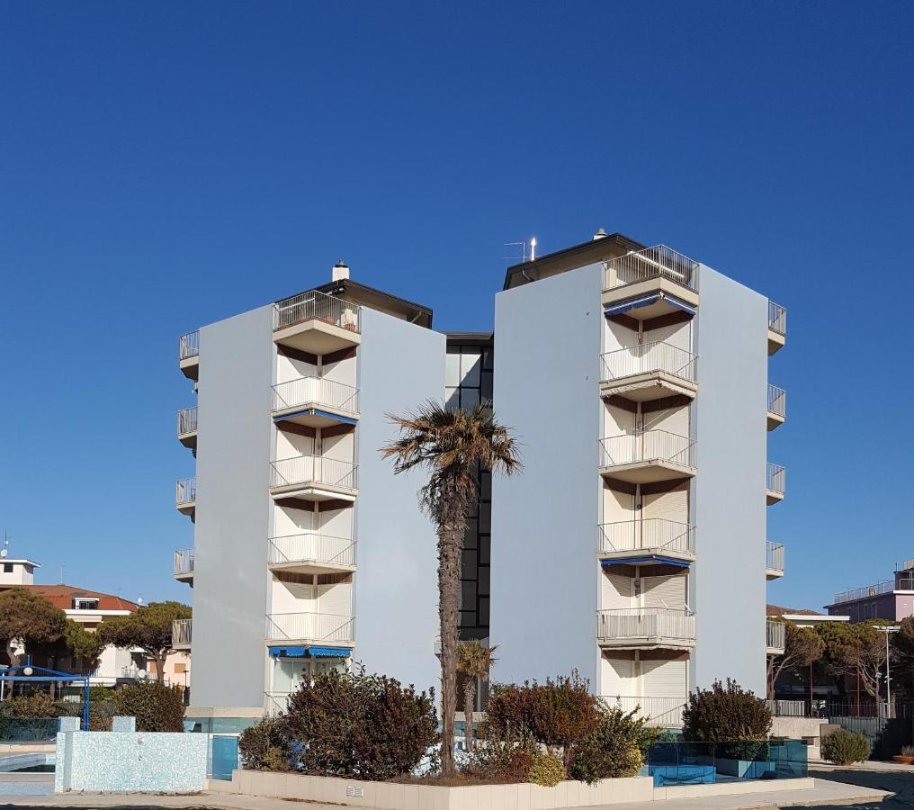 Residence Natante - Walterigato Apartments Solo Per Famiglie Лидо-ди-Езоло Экстерьер фото